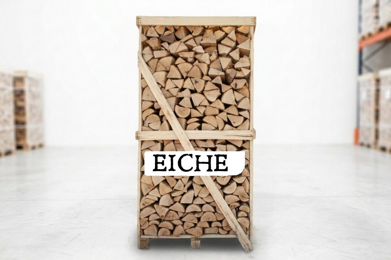 18RMLabelEiche_1_8_f2c01343-d3db-45ca-8f5b-4751a59c3e93.jpg Brennholz Palette – Eiche – 25 cm – kammergetrocknet – 1,8 RM - Image 1