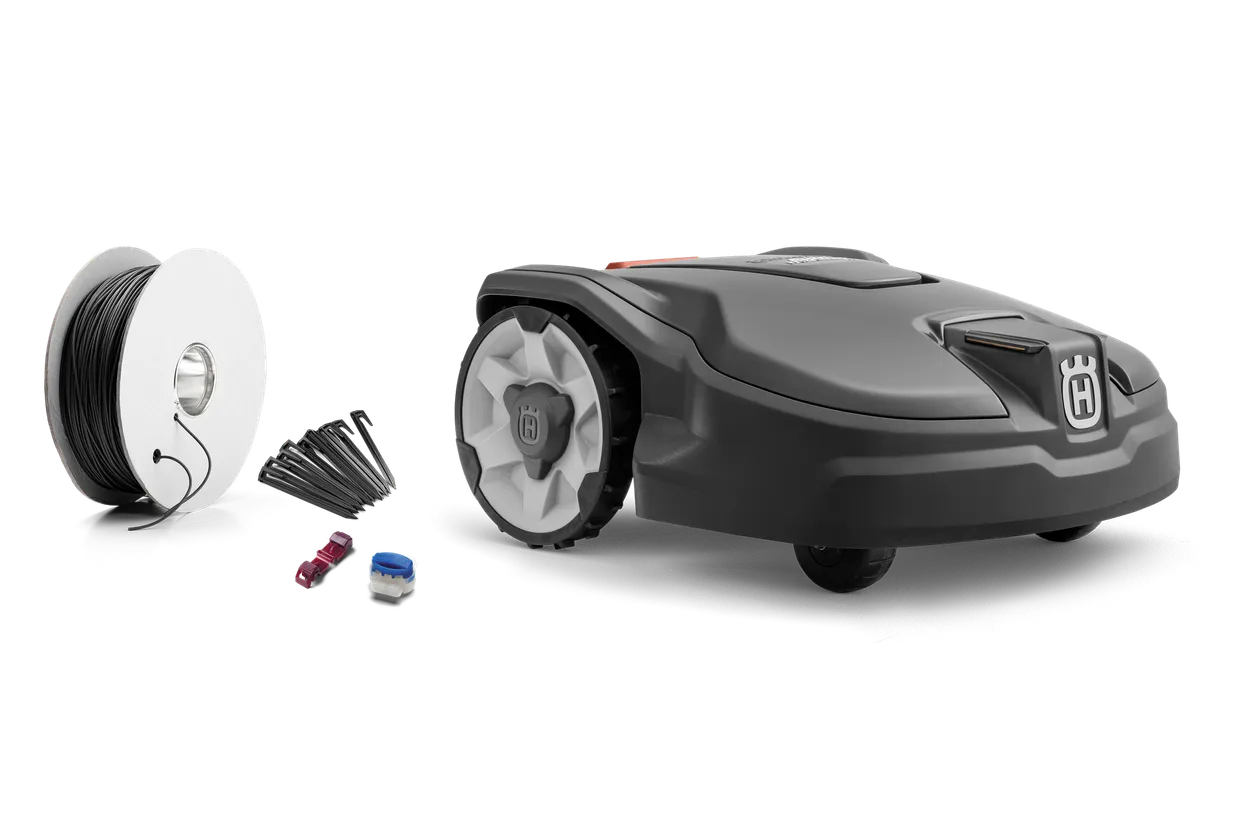 99ea3b51beb3bdfe9a73913c36ae34a0.webp Husqvarna Automower 305 inkl. Installations-Kit - Image 1