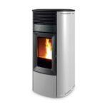 Pelletofen wasserführend MCZ Club Hydro Matic 24 R 24,2 kW - Ausführung: Top Keramik Schwarz, Seiten Stahl Weiß